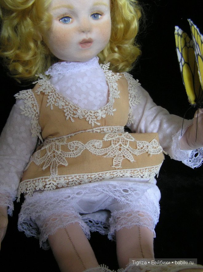 Мягкая, теплая, текстильная. Авторская кукла из ткани Марины Непокрытых