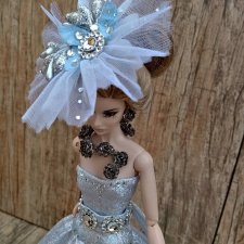 Дания Зарр в образе герцогини