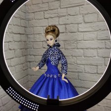 Бесконечно синий.