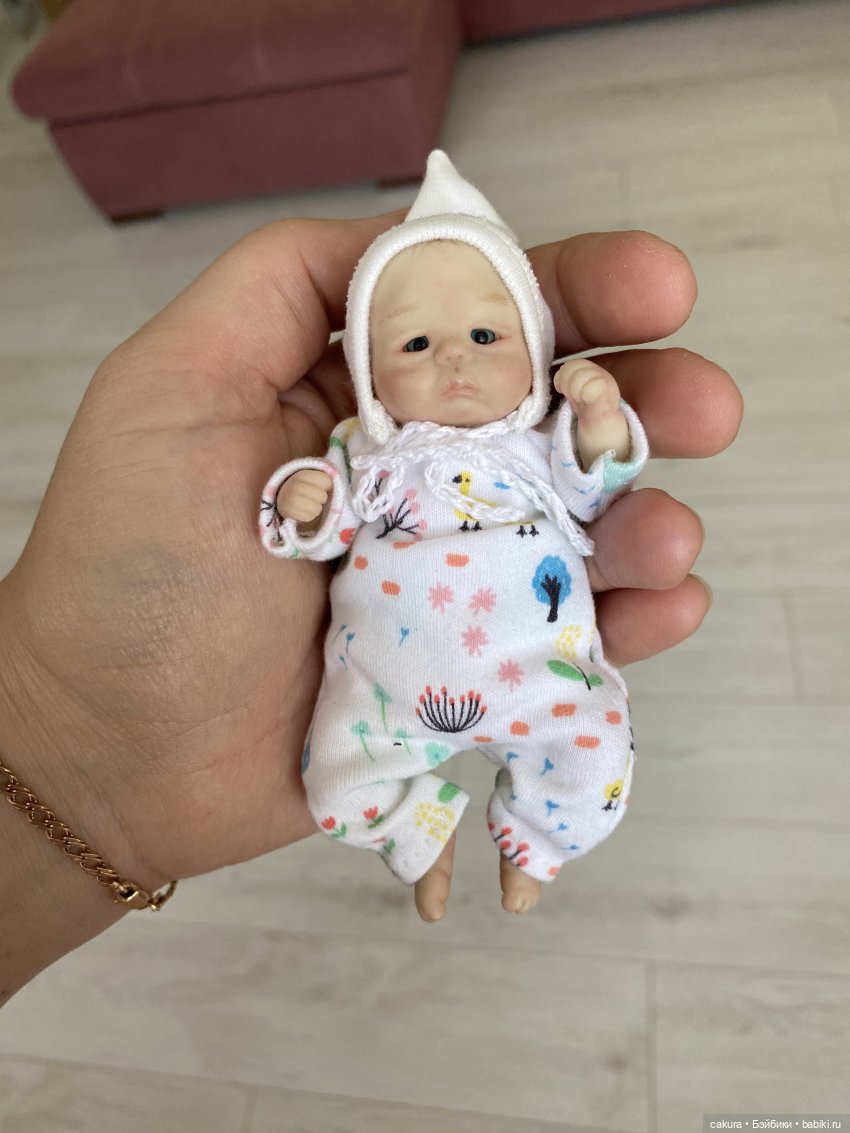 Вот такому малышу тоже нарядчики достались