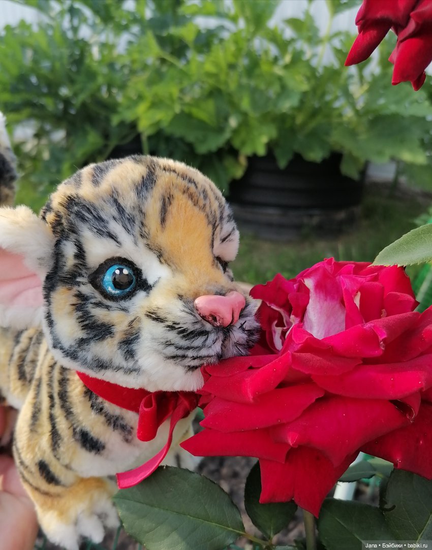 Девочка и тигры — Авторские игрушки из разных материалов: синельная проволока (фото 9)