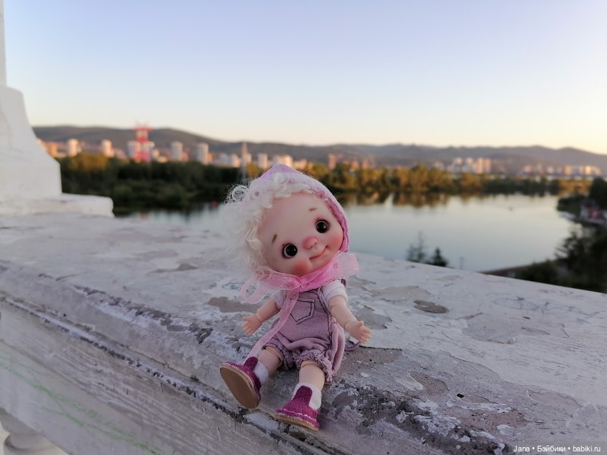 Девочка и тигры — Авторские игрушки из разных материалов: синельная проволока