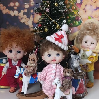 Малышня у Ёлки