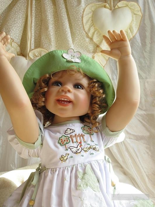 Колекционная кукла Моники Левениг Колекционная кукла Моники Левениг