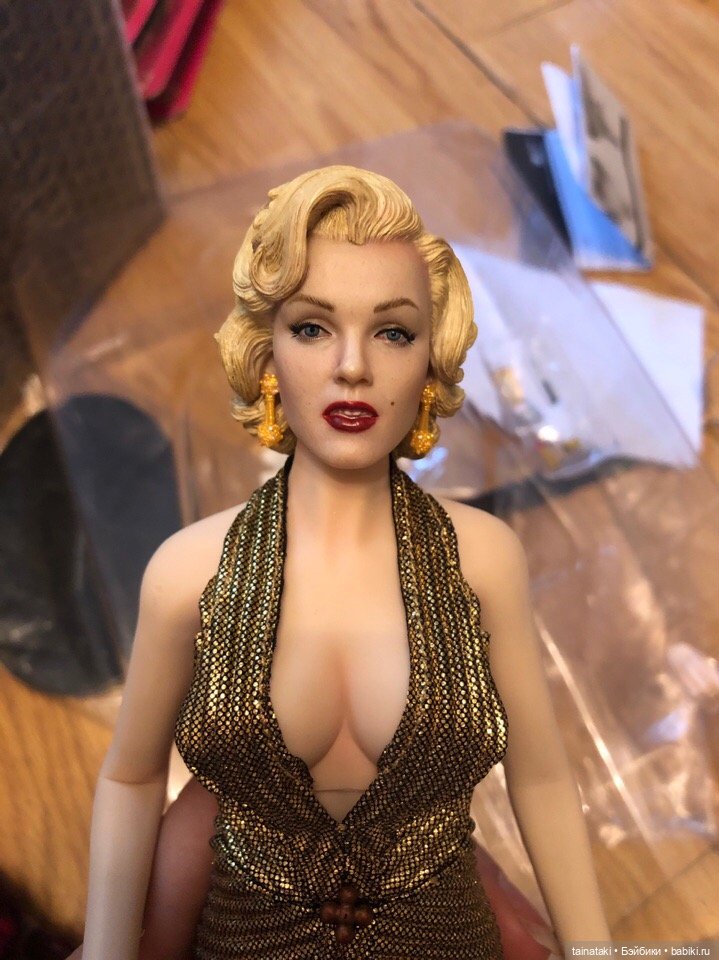 3 версии Мэрилин Монро, нарисованные на разных куклах