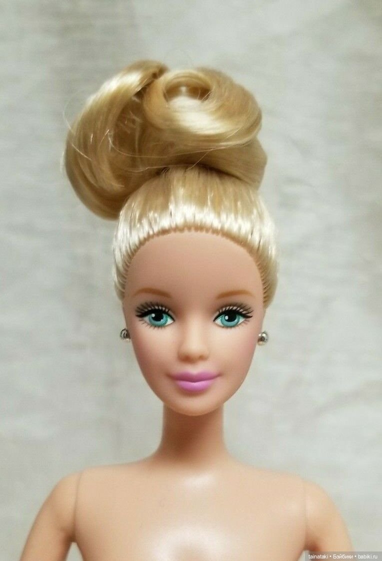 3 версии Мэрилин Монро, нарисованные на разных куклах (фото 5)