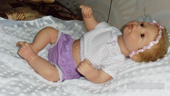 Моя первая коллекционная кукла Baby Emilia от Lee Middleton