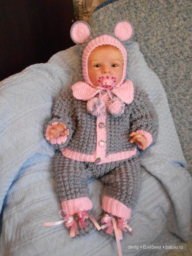 Глупый маленький мышонок вылезает из пеленок (фото 6)