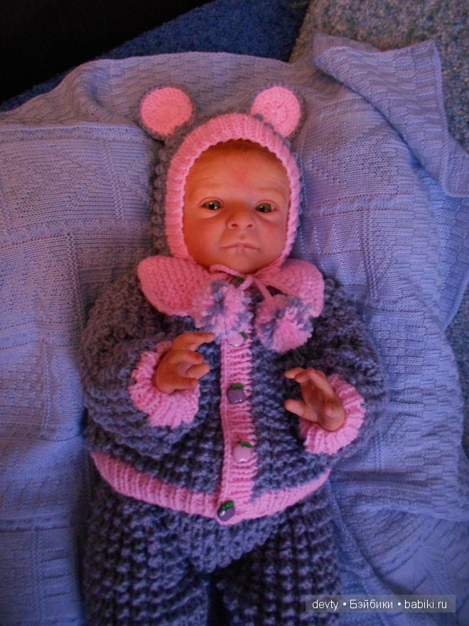 Глупый маленький мышонок вылезает из пеленок (фото 8)