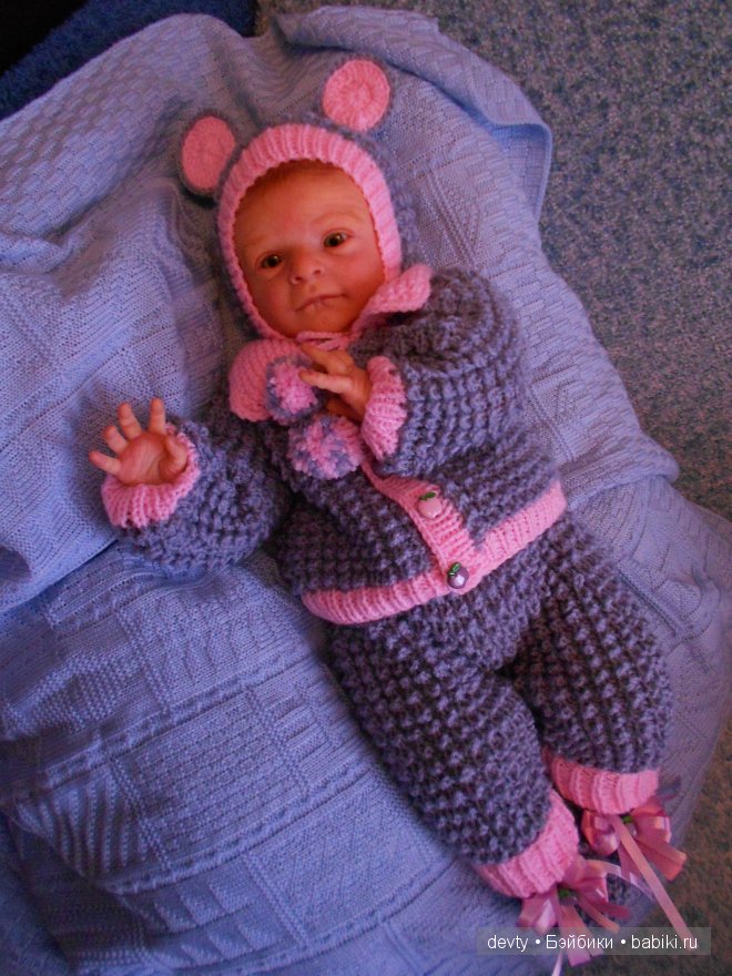 Глупый маленький мышонок вылезает из пеленок (фото 9)