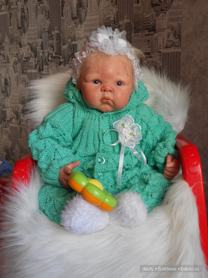 Теплые наряды для реборняток