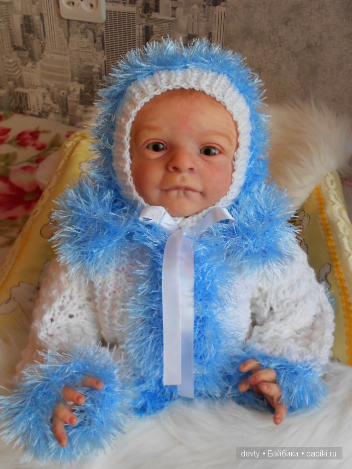 Теплые наряды для реборняток (фото 9)