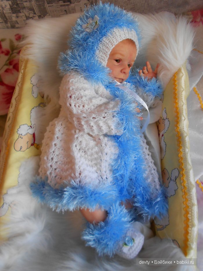 Теплые наряды для реборняток