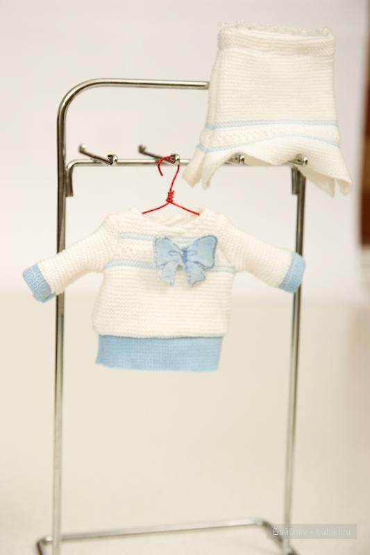 юка и свитер