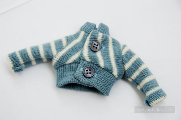 свитер и шапочка