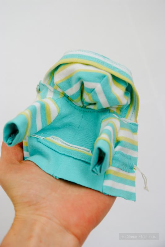 ковточка с декоративным капюшоном