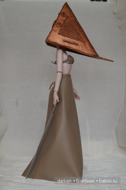 Фанатка Silent Hill или подруга пирамидоголового. Авторская шарнирная кукла (фото 7)