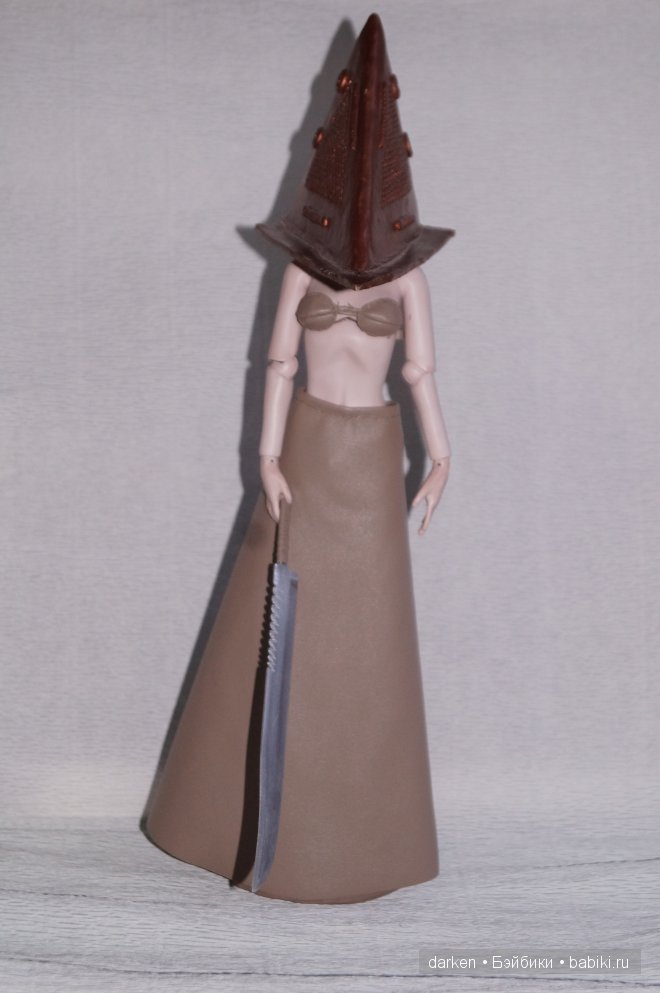 Фанатка Silent Hill или подруга пирамидоголового. Авторская шарнирная кукла (фото 6)