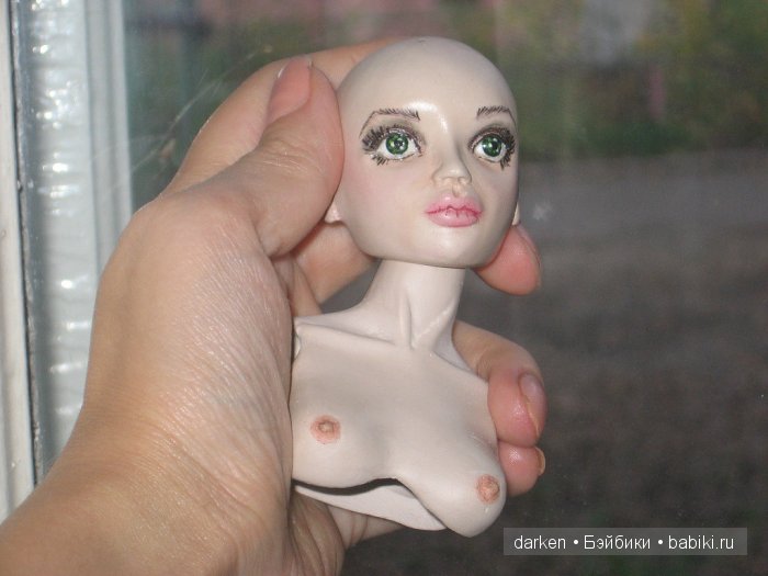 Девушка с татуировкой змеи. Авторская шарнирная кукла (фото 7)