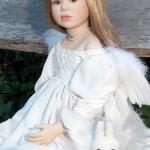 Он(а) спустился к нам с небес