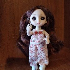 Шарнирная куколка Баболи с набором одежды