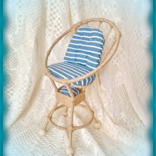 Кукольный стул из кое-чего некукольного. Ну просто СОВСЕМ не кукольного!