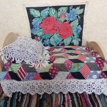 Кровать и в пир, и в мир, и в добры люди.