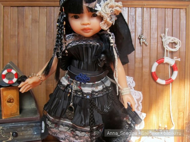 Костюм пиратки для куклы Паола Рейна