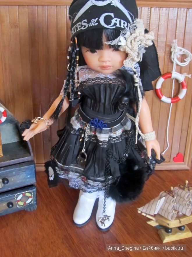 Костюм пиратки для куклы Паола Рейна (фото 2)