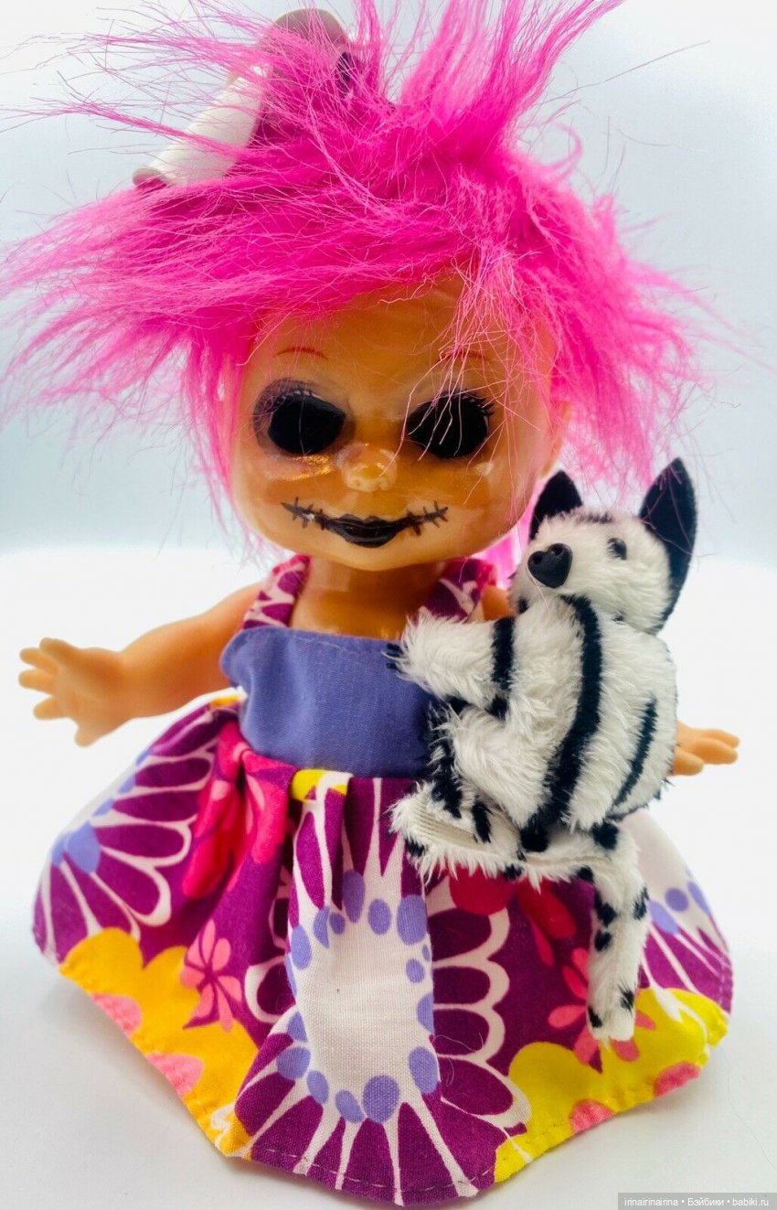 Жуткая маленькая девочка клоун, цена 13 s