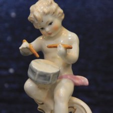 Путти-барабанщик (339.5)