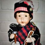 Karen Scott, Шотландский мальчик с волынкой (427.3)