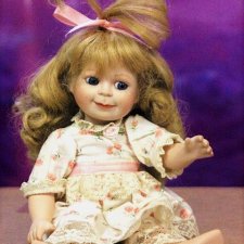 красивая Googly Линдси (314.6)