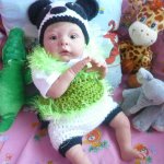 Для маленькой дочки я связала костюмчик :)