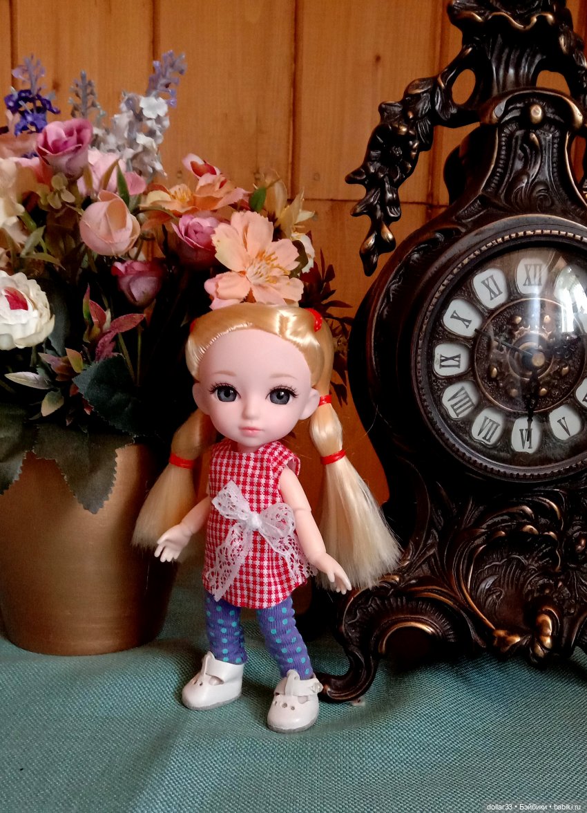 С праздниками! Лили в день 8 марта