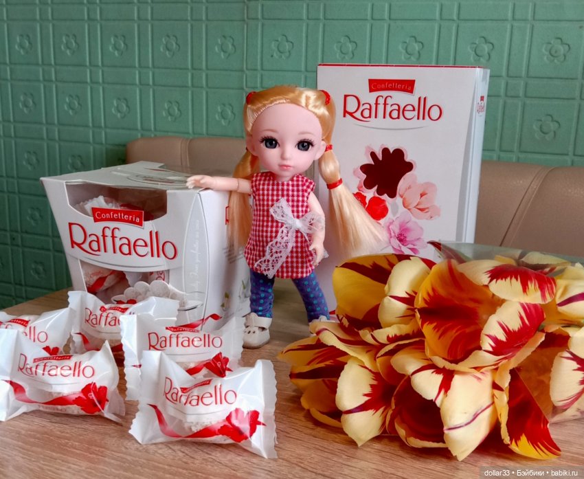 С праздниками! Лили в день 8 марта