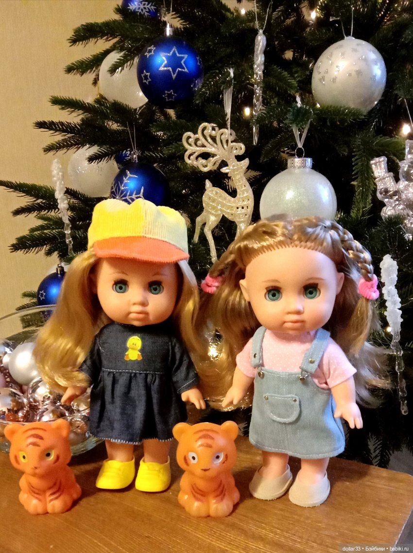 Нарядные Сонечки у ёлочки