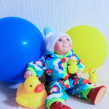 Карлуша играет