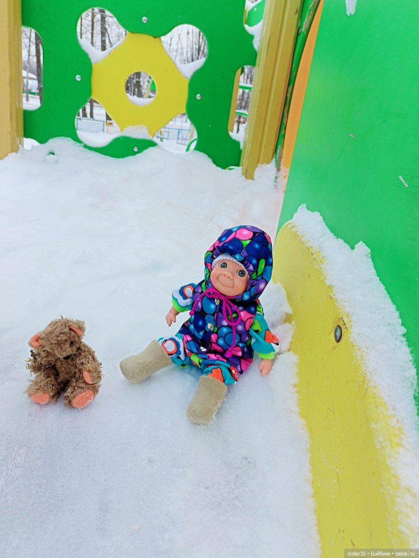 Карлуша на прогулке - Декабрь (фото 2)