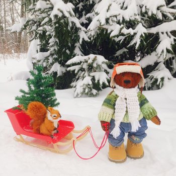 Предновогоднее. Как Мишка за ёлочкой в лес ходил