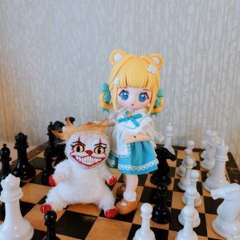 Алиса и ЕЁ котик)