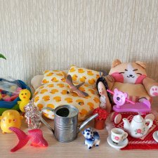 Лот аксессуаров для маленьких кукол