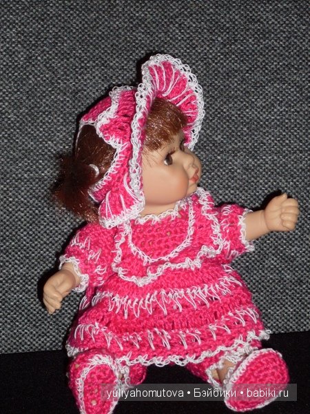 Мои вязалочки. Пупсики в новых одёжках.