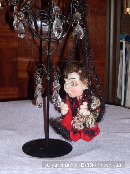 Подсвечник с троллем - Авторская игрушка из капрона Елены Хомутовой (фото 5)