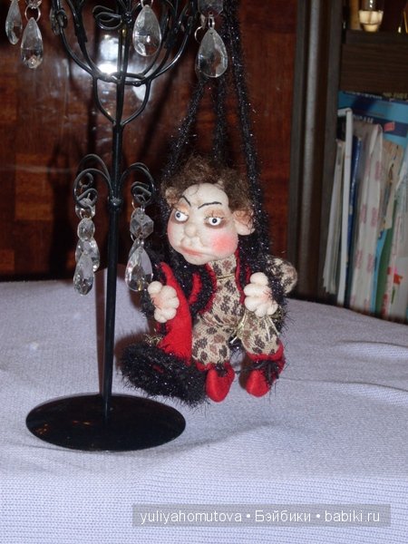 Подсвечник с троллем - Авторская игрушка из капрона Елены Хомутовой (фото 4)