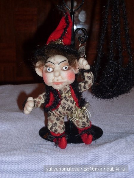 Подсвечник с троллем - Авторская игрушка из капрона Елены Хомутовой (фото 3)