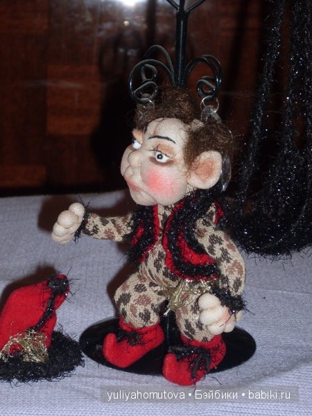 Подсвечник с троллем - Авторская игрушка из капрона Елены Хомутовой (фото 2)