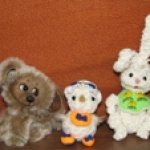 Два дружочка из одного клубочка и щеночек. Авторские игрушки своими руками Елены Хомутовой