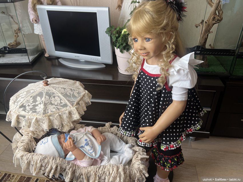 Юная помощница Анники от Моники Левениг | Бэйбики Юная помощница Анники от Моники Левениг