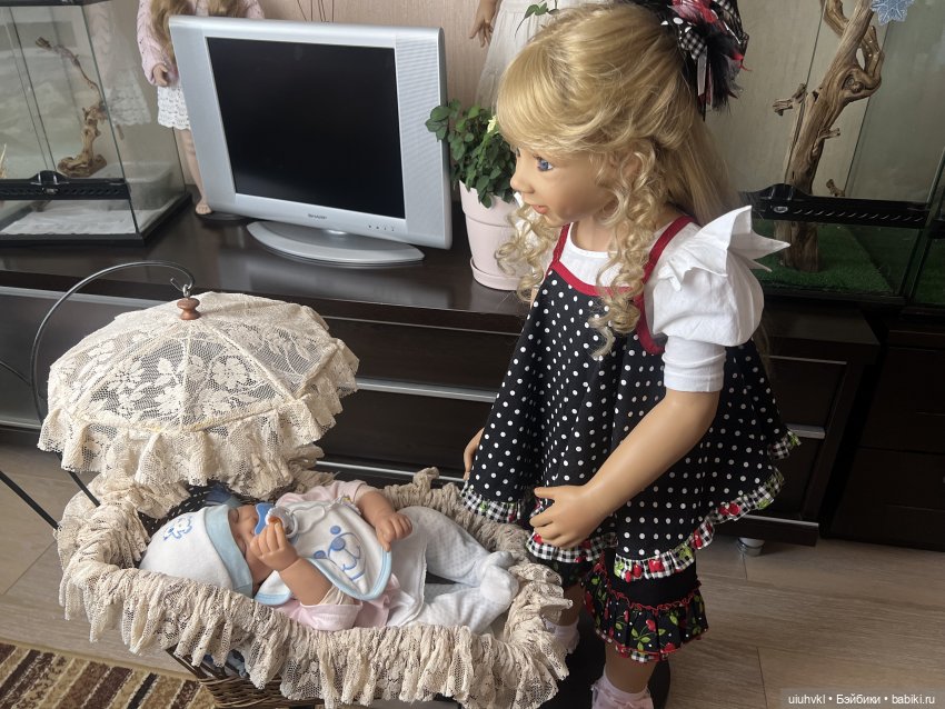 Юная помощница Анники от Моники Левениг | Бэйбики Юная помощница Анники от Моники Левениг